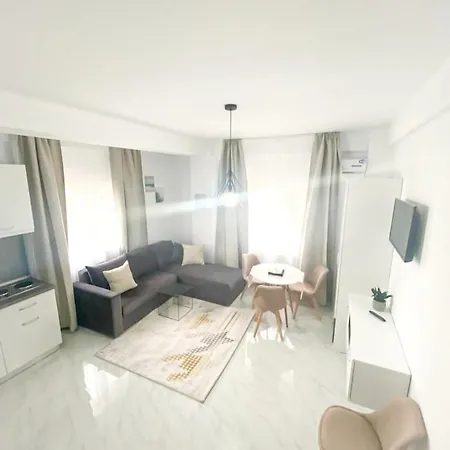 Apartament Mamaia Etajul 2 아파트 *